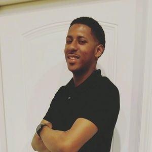 Meet your Posher, Devin